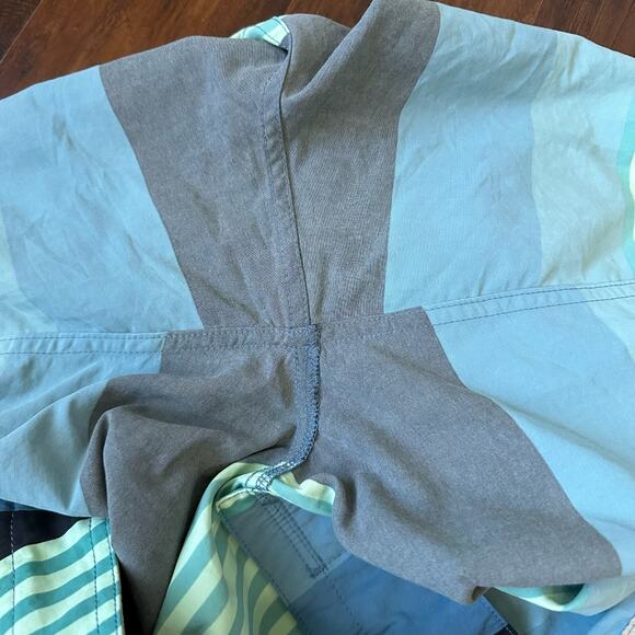 PATAGONIA Wavefarer Shorts Pigeon Blue Striped Surfing Boardshorts - Picture 6 of 10